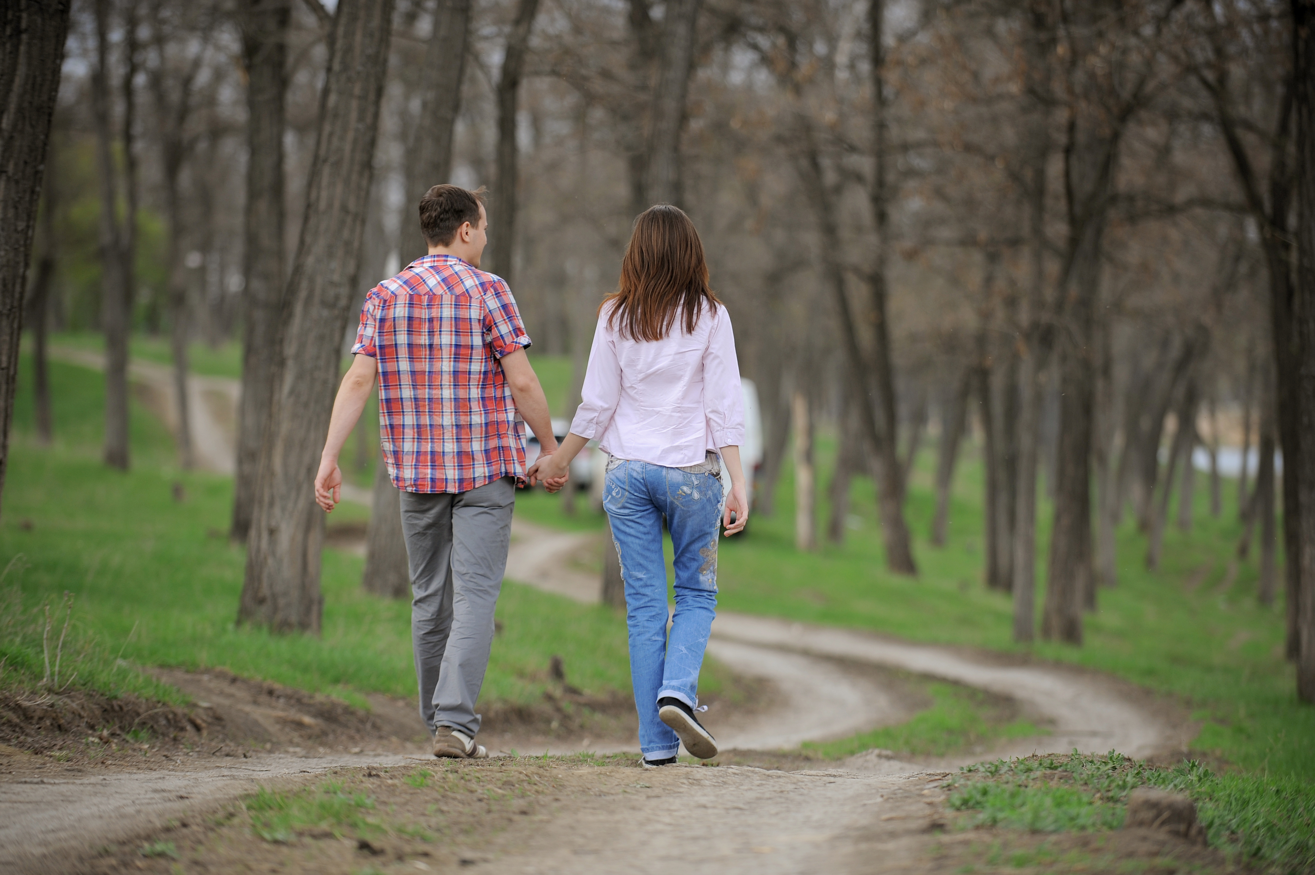 muž žena veza park