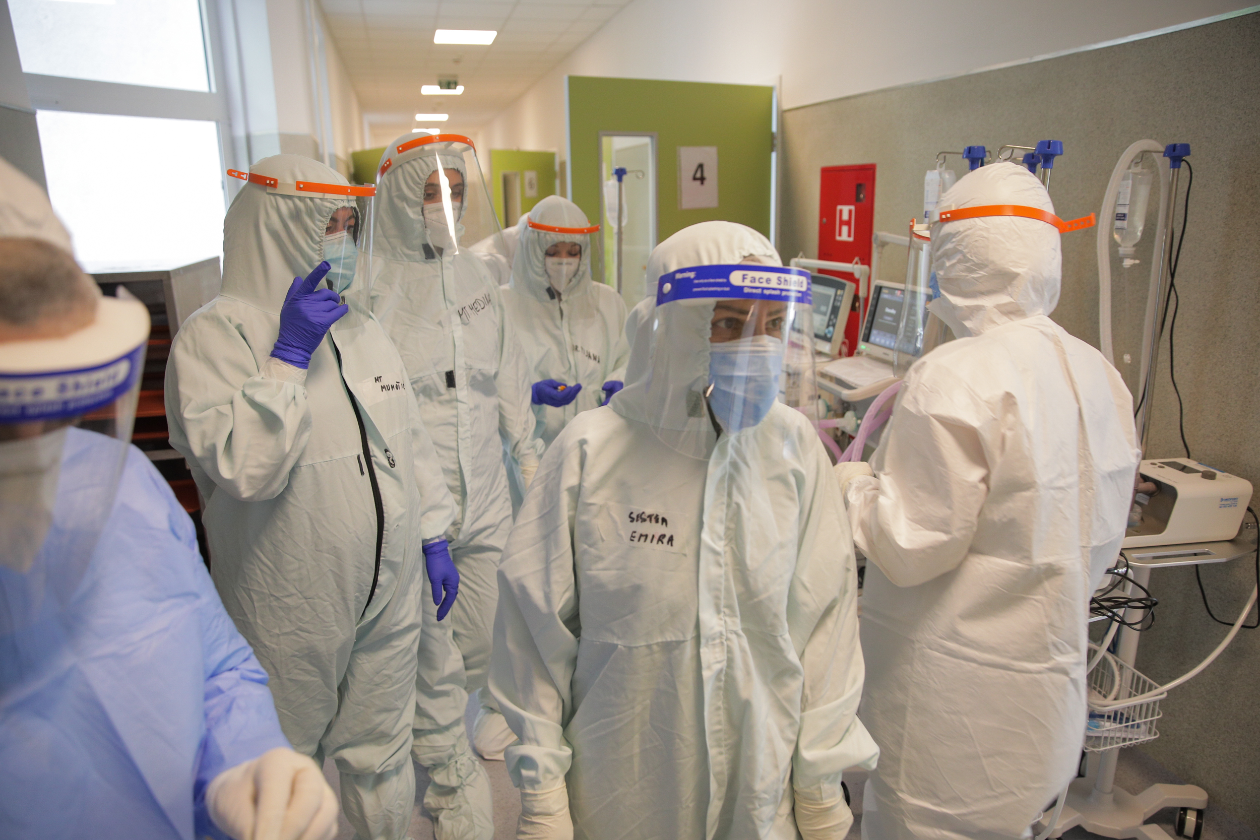 Heroji u bijelom u COVID odjelu Opće bolnice u Sarajevu: Malo je vremena za odmor, uvijek vidite strah u očima ljudi