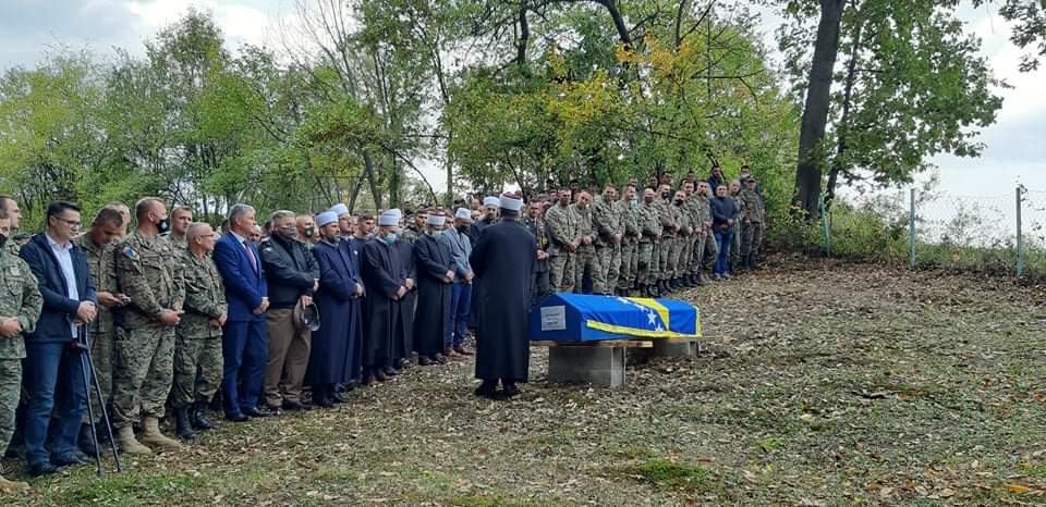 Ispraćen uz vojne počasti: Klanjana dženaza kadetu OSBiH Saidu Hasanoviću