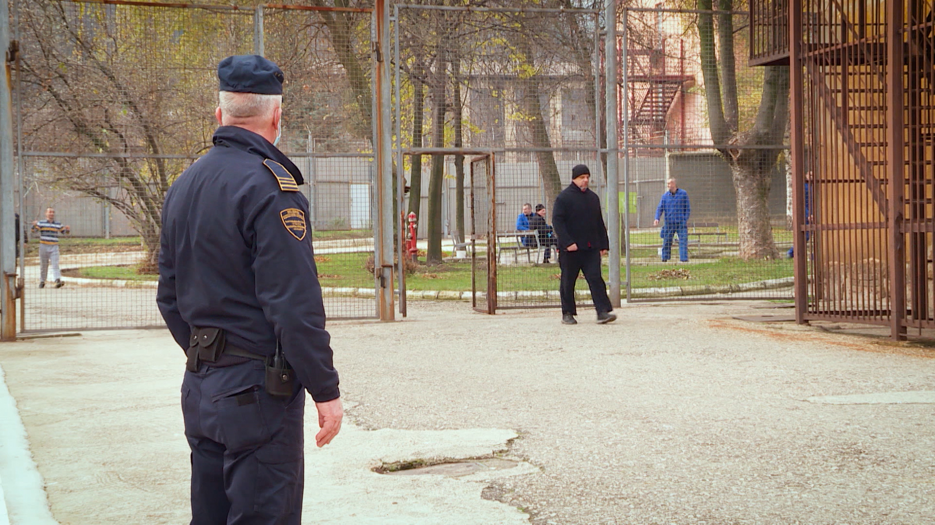 SA-ZAPOSLENICI PKG-AZU-1(20211012-165532297).mxf.00_00_45_06.Still001