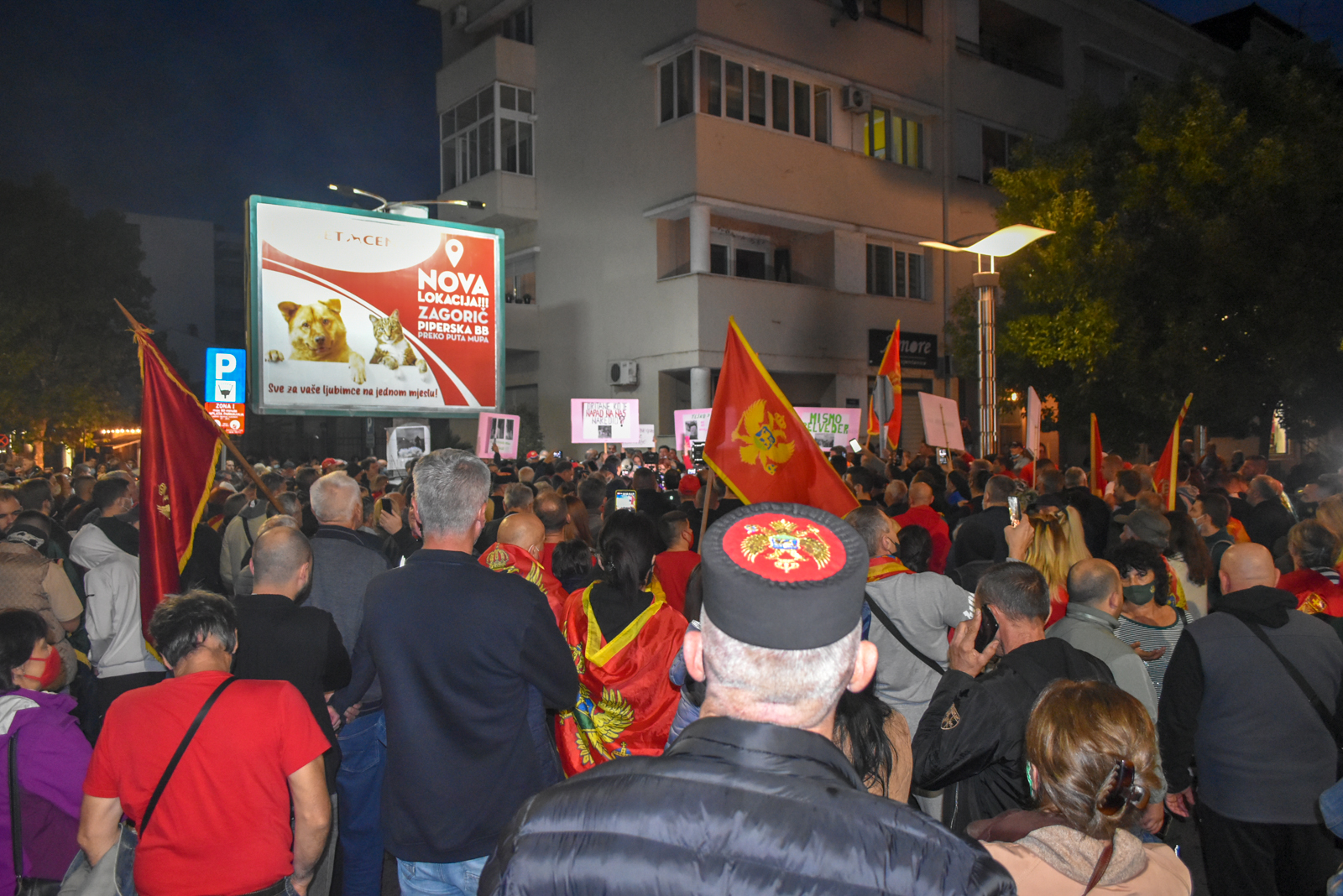 Protest u Podgorici: Građani traže da se Cetinjski manastir vrati u vlasništvo Prijestonice Cetinje
