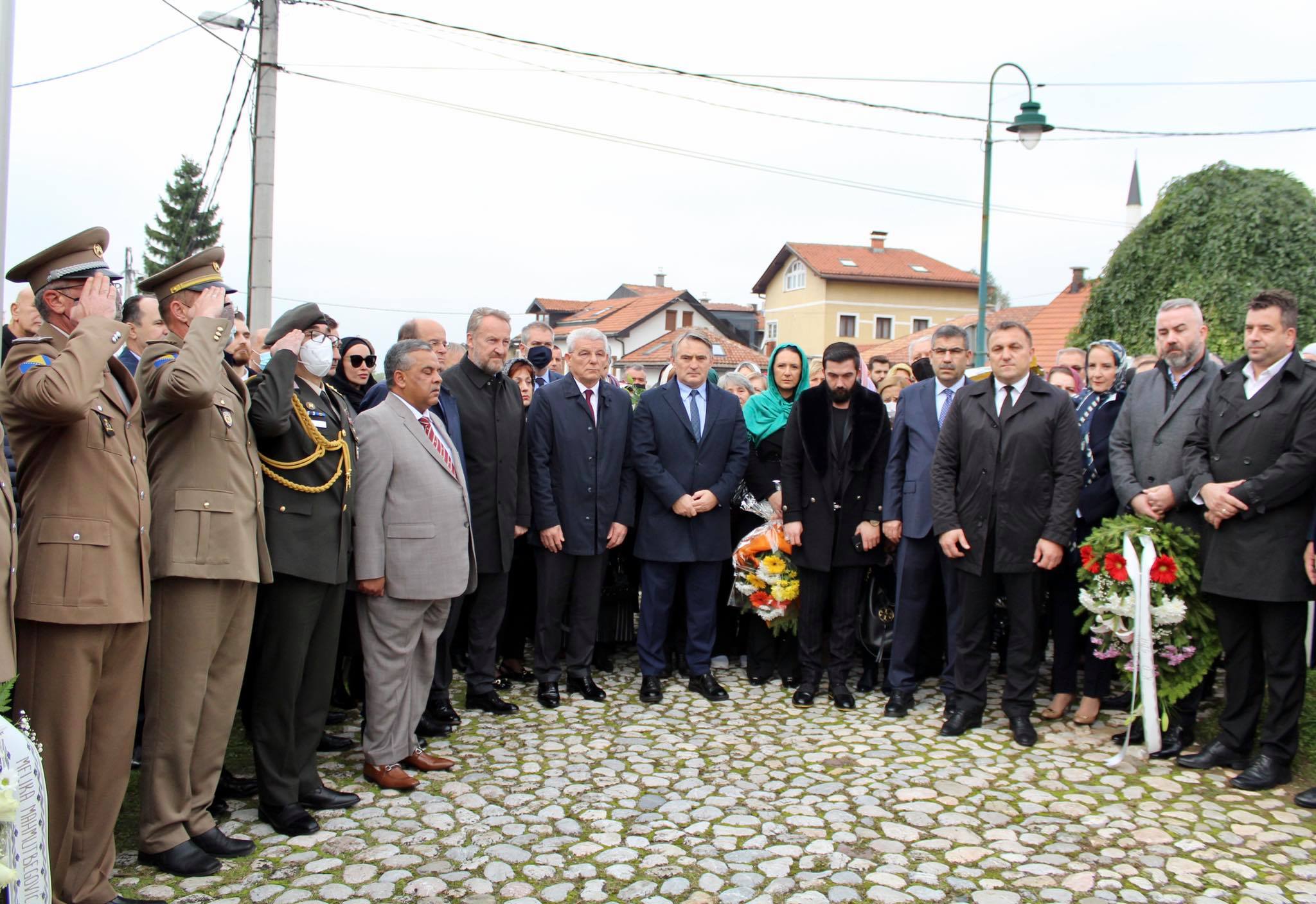 246488548_398562398635475_2701243317050663855_n