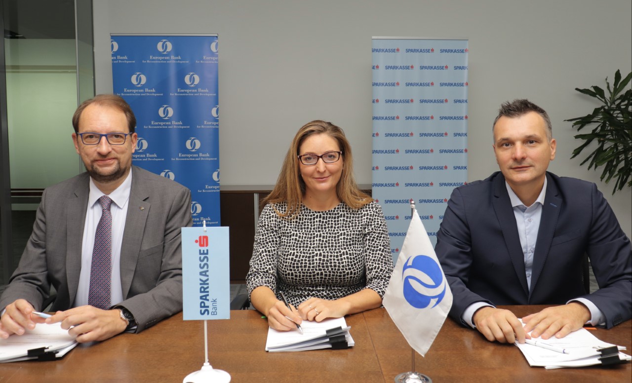 thumbnail_Amir Softic Predsjednik Uprave Sparkasse Bank_Manuela Naesll direktorica EBRD BiH_Igor Bilandzija clan Uprave Sparkasse Bank 2