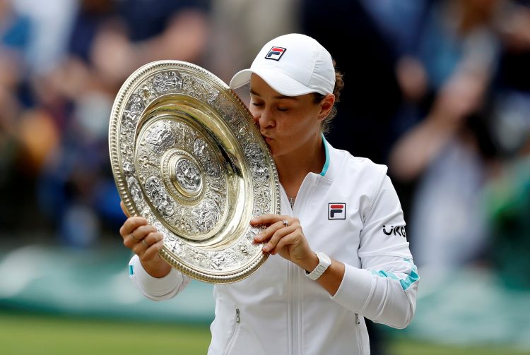 1634977016-2021-09-28T114208Z_1079450397_RC2ZYP933C19_RTRMADP_3_TENNIS-WOMEN-BARTY-750x503