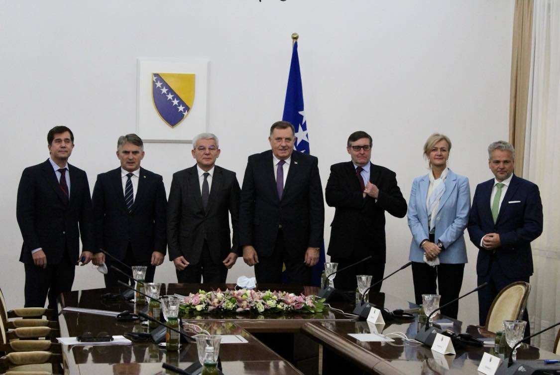 249205382_424022479325090_7352191154958827397_n