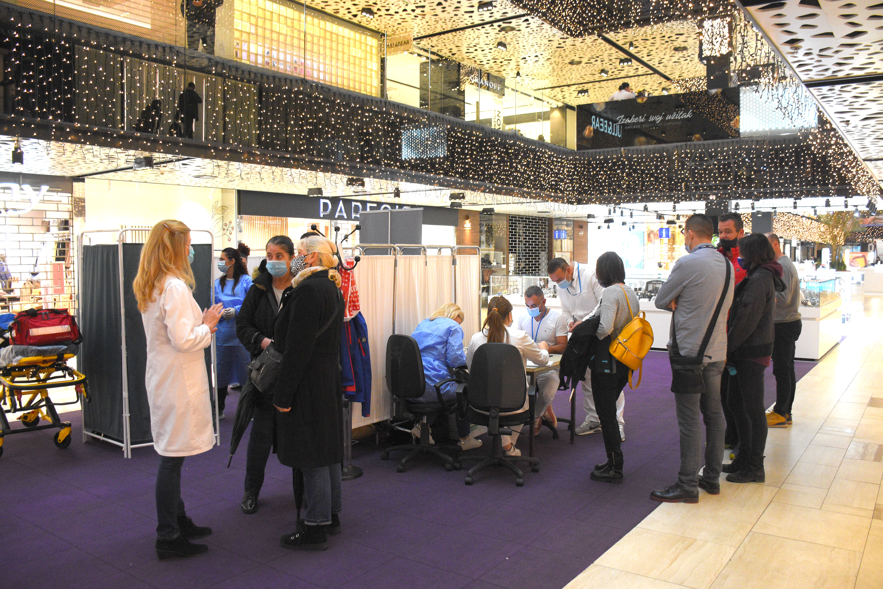 BiH: Veliki odziv građana na vakcinaciju protiv COVID-19 u sarajevskom SCC-u