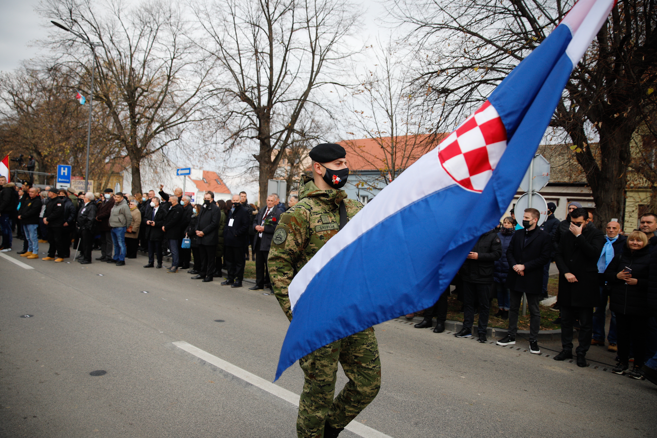 Hrvatska: Hiljade ljudi u Koloni sjećanja na žrtvu Vukovara, među učesnicima i Džaferović