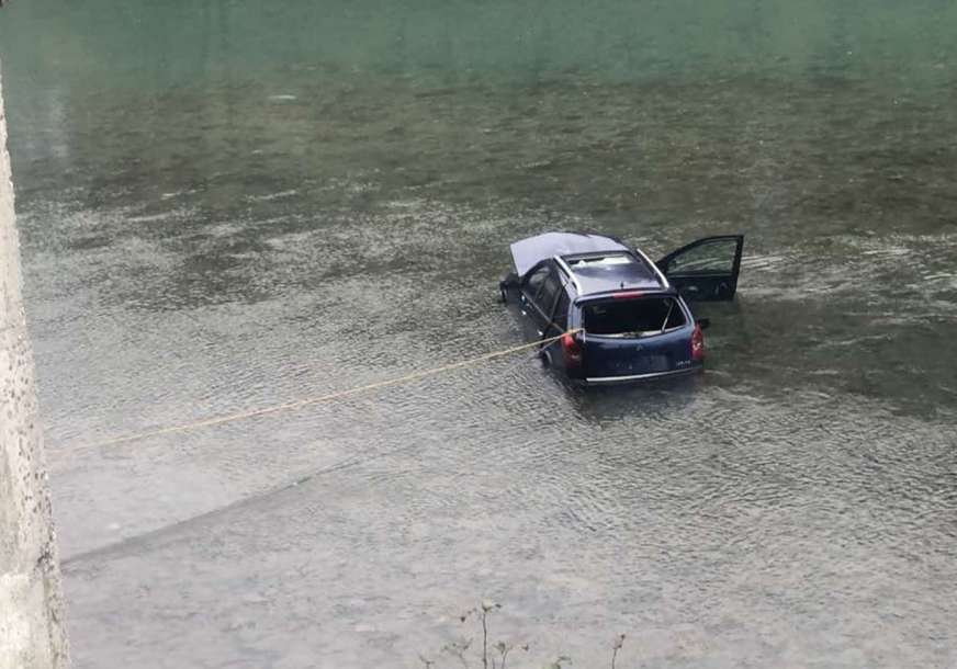 Foča-pucnjava-automobil-872x610