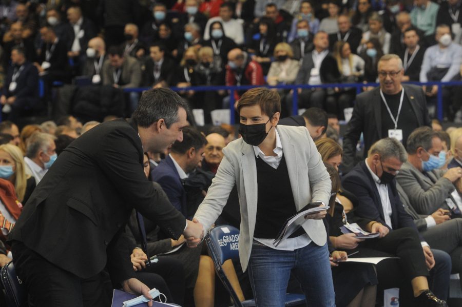 1638173383-Tan2021-11-27_111014423_0-900x599