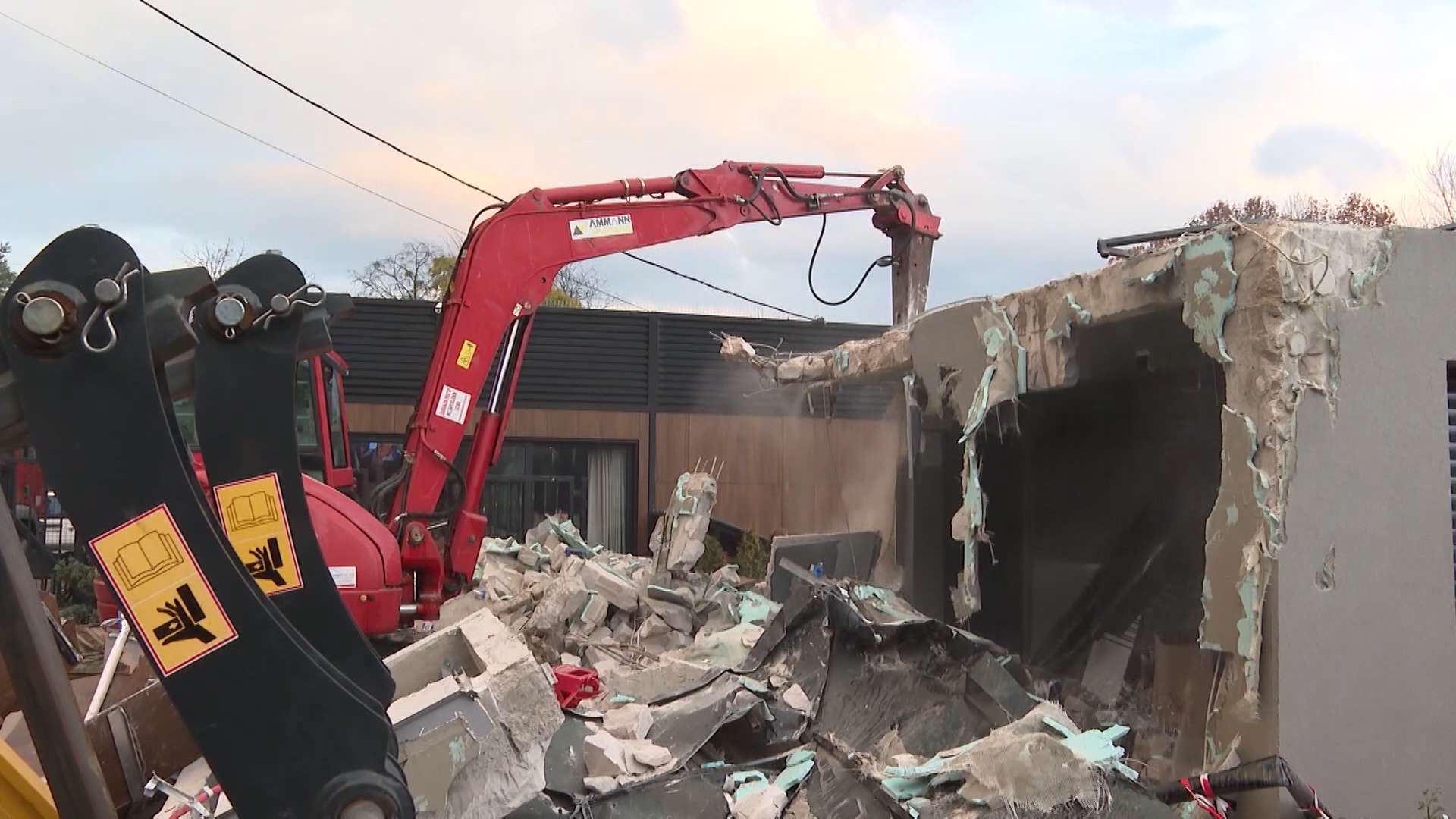 SA-KISA KAJAK POLITIKA PKG-SNM-1(20211129-163218025).mxf.00_01_36_11.Still001