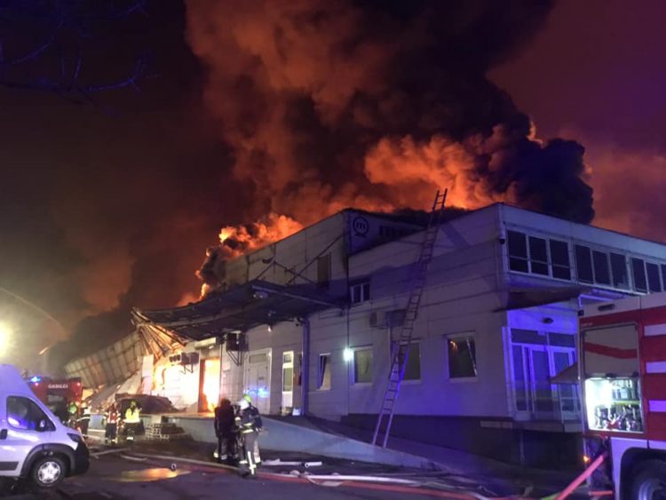 1638264431-1638252573-pozar2-750x563