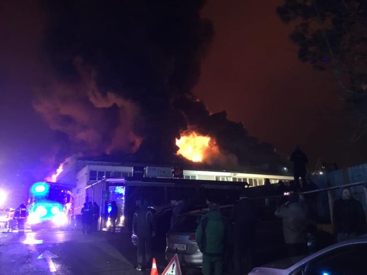 1638264433-1638252953-pozar3-750x563