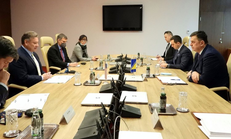 211207_Tegeltija-Eskobar