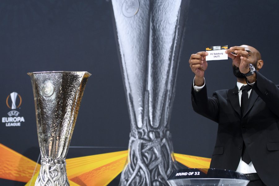 1639397074-19350472718317-900x600