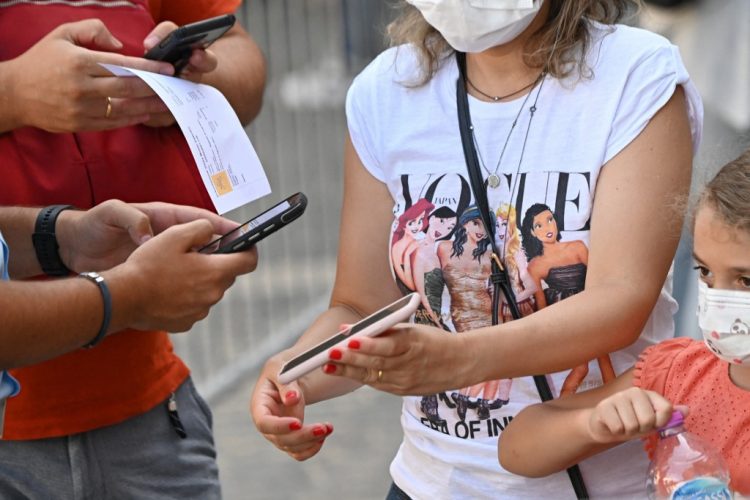 1633851860-000_9KD9G9-750x500