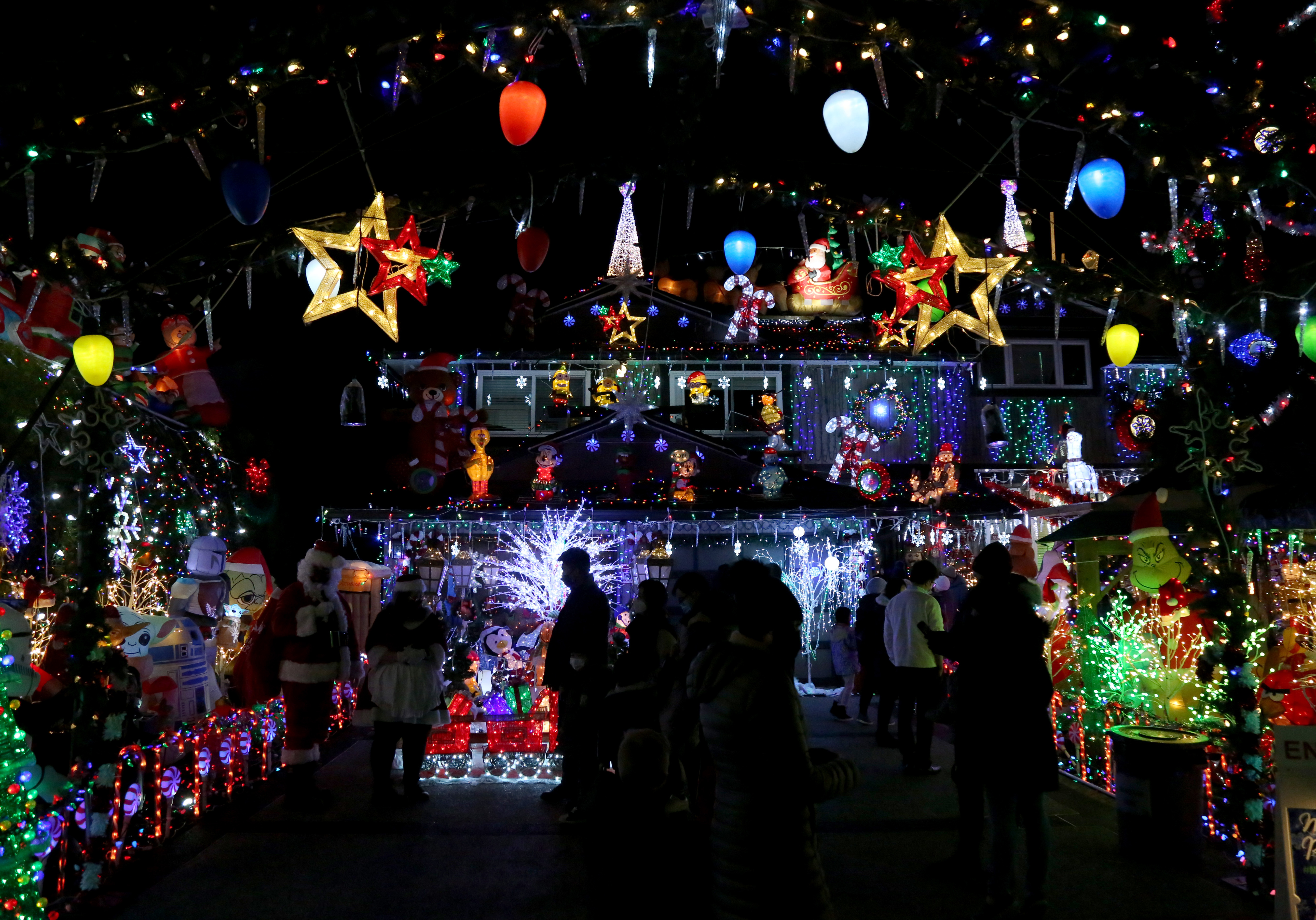 Više od 200.000 božićnih ukrasa na kući u Kanadi