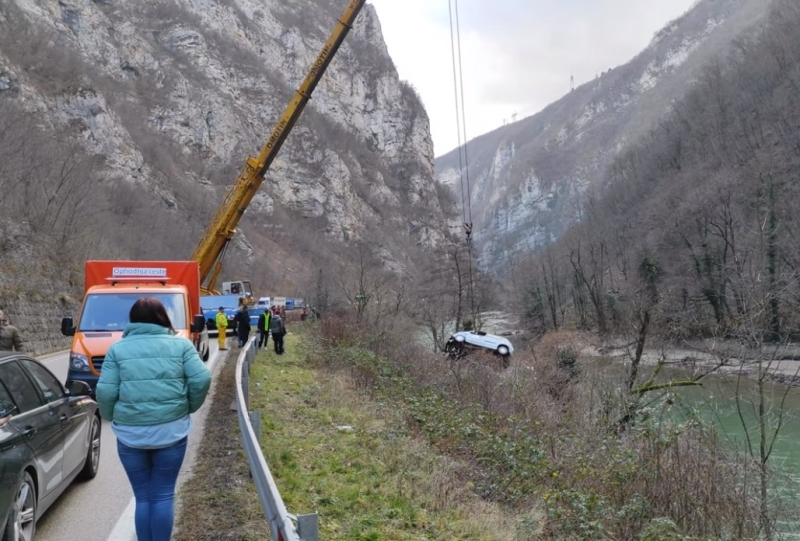 379eecf5b8f10b75cd45e760a3d526df