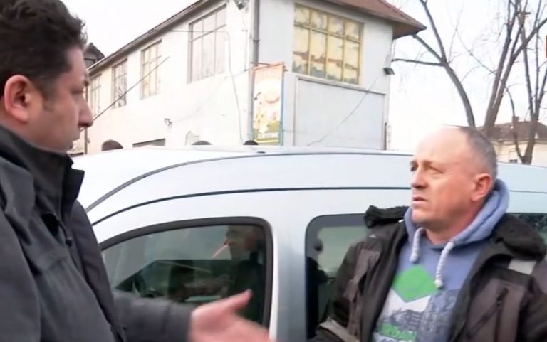 protesti srbija udario zenu