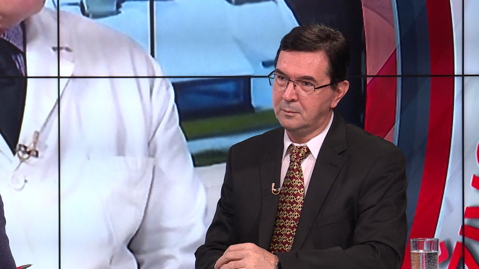 sa-mirnes ajanovic-clf-040122.18_44_38_20.Still001