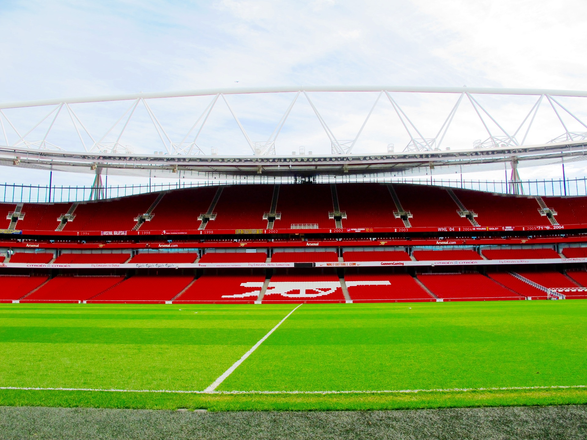 emirates-stadium-g816f70325_1920