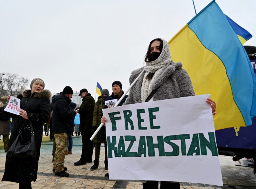 1641798794-000_9VU72E-900x664