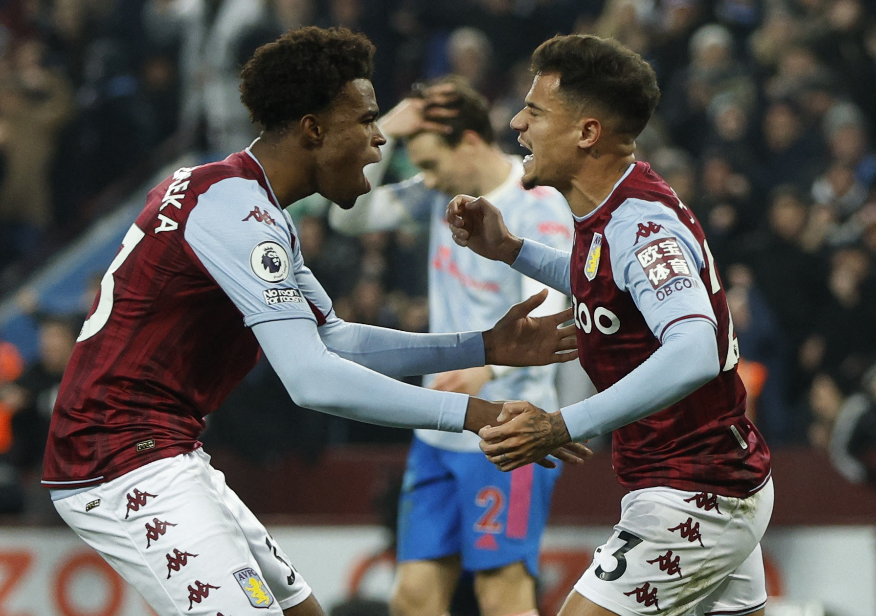 Premier League - Aston Villa v Manchester United