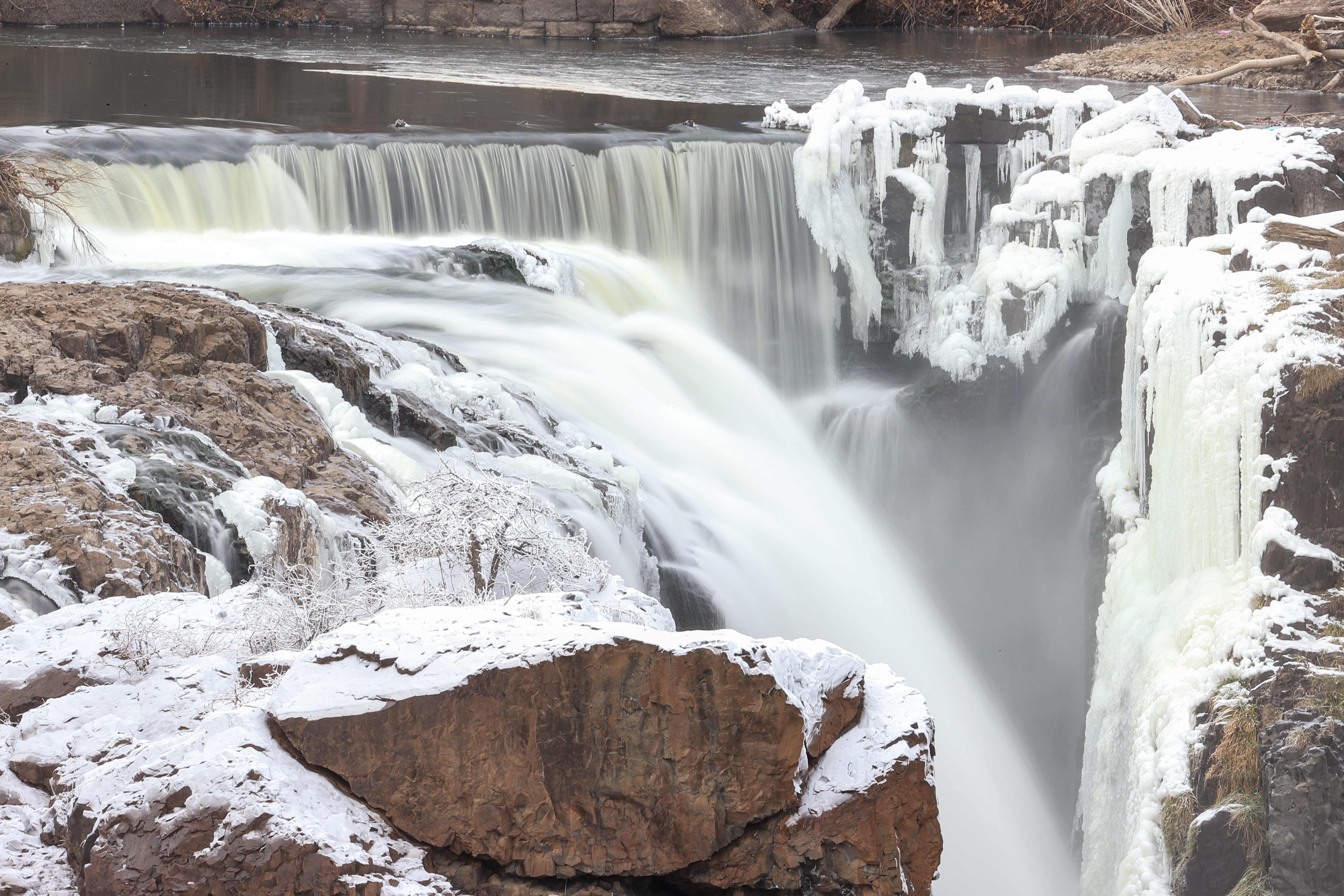 SAD: Veliki slapovi Paterson okovani ledom