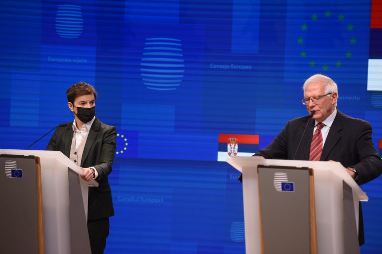 1643142274-Tan2022-1-25_15203584_0-768x512