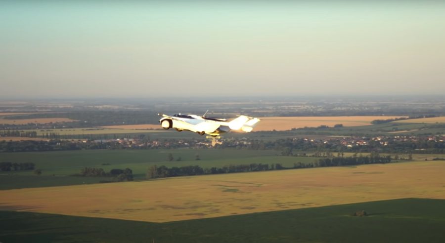 1643354718-leteci-automobil-900x492