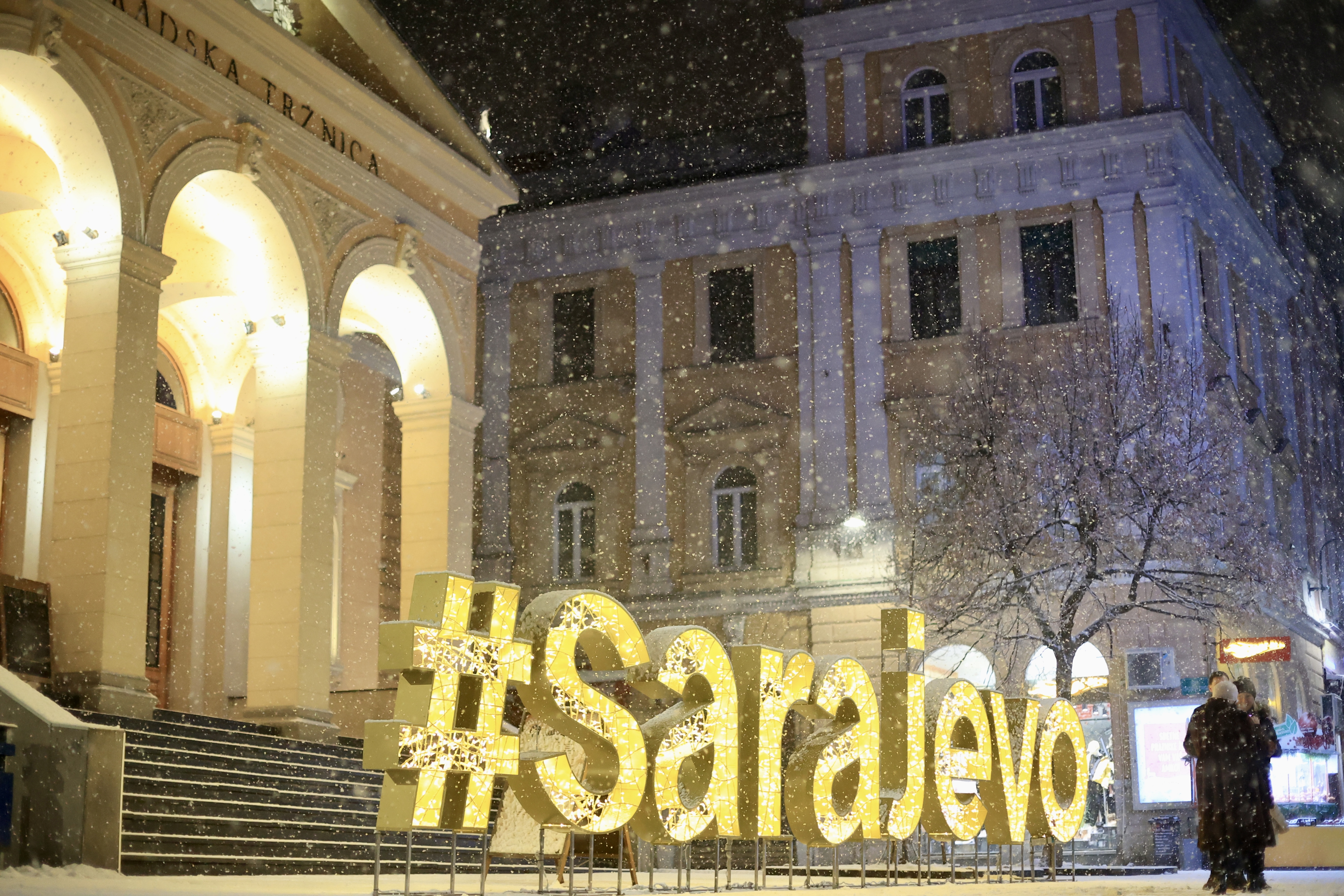SNIJEG SARAJEVO NOĆ