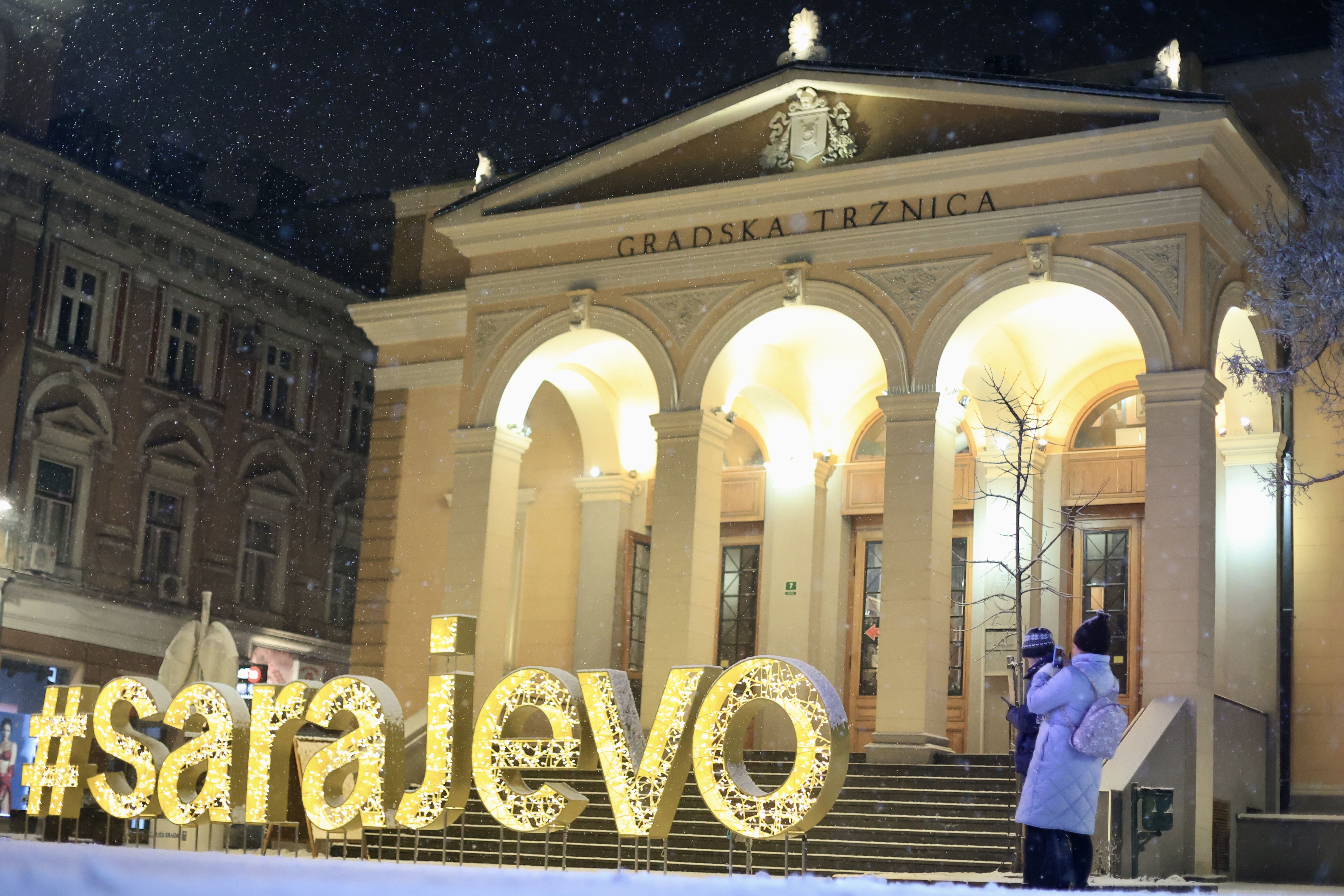 SNIJEG SARAJEVO NOĆ