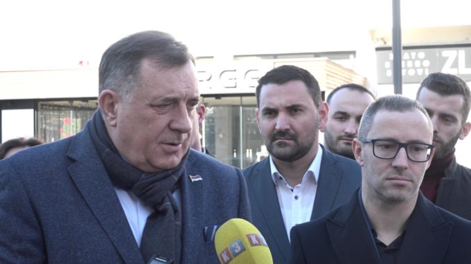 7A05D378-F67F-40B2-B586-1B028F01ACB4-678x381