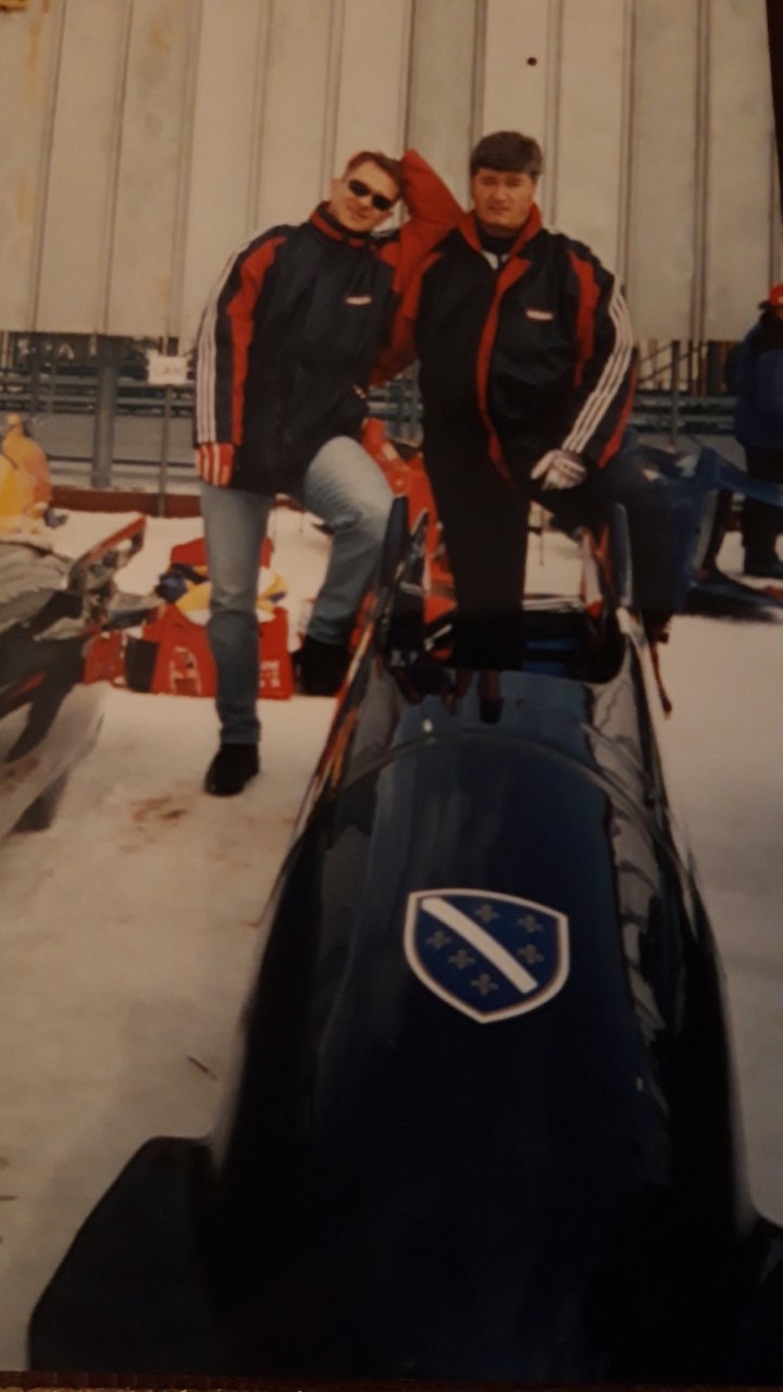 Ognjen Sokolović (član boba četverosjeda) i Senad Omanović 1998. Nagano