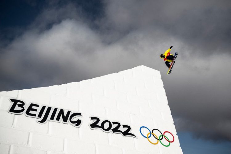 zoi peking 1643880748-000_9XW9EN-750x500