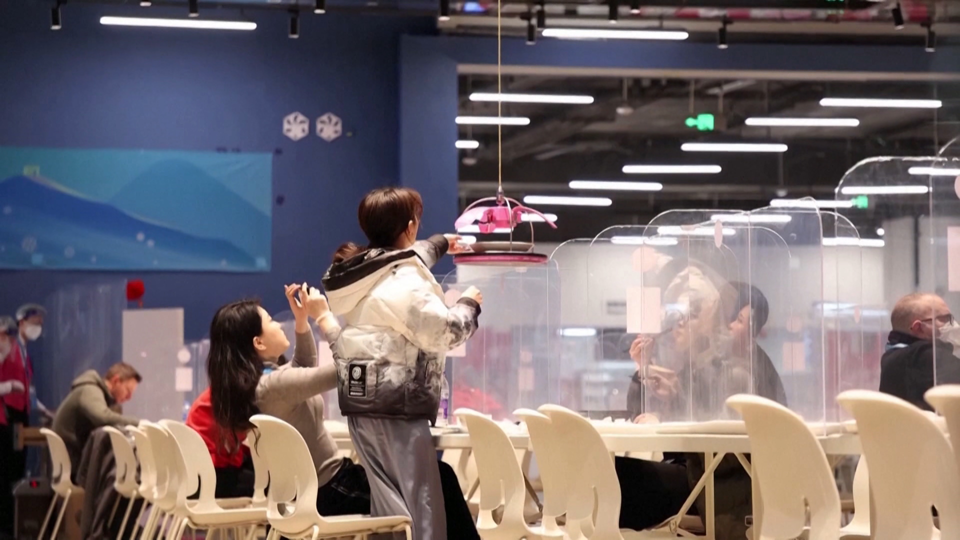 roboti ruzicasti kuhari