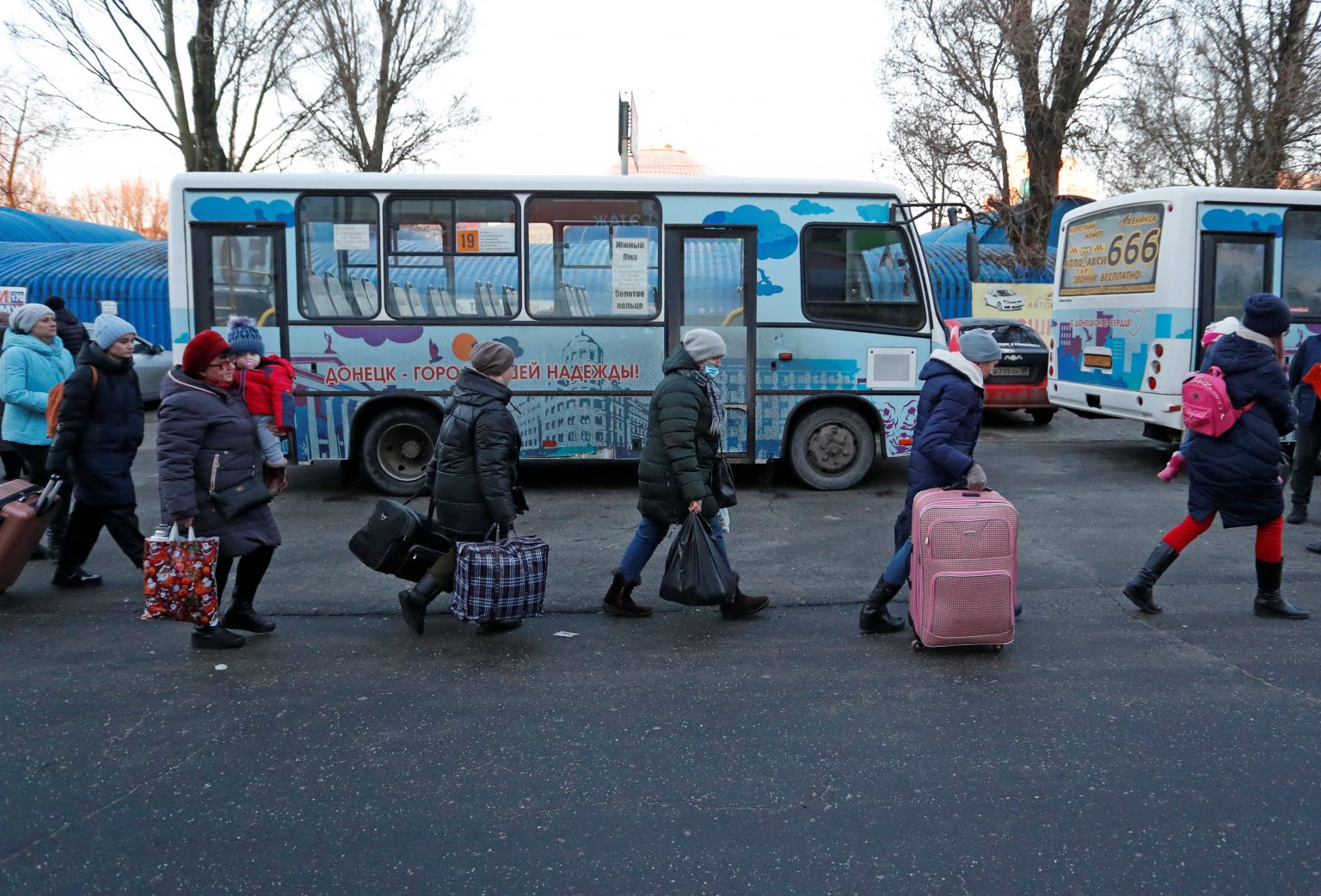 1645257542-2022-02-19T073255Z_974772699_RC2VMS9SYBAB_RTRMADP_3_UKRAINE-CRISIS-EVACUATION-1536x1042