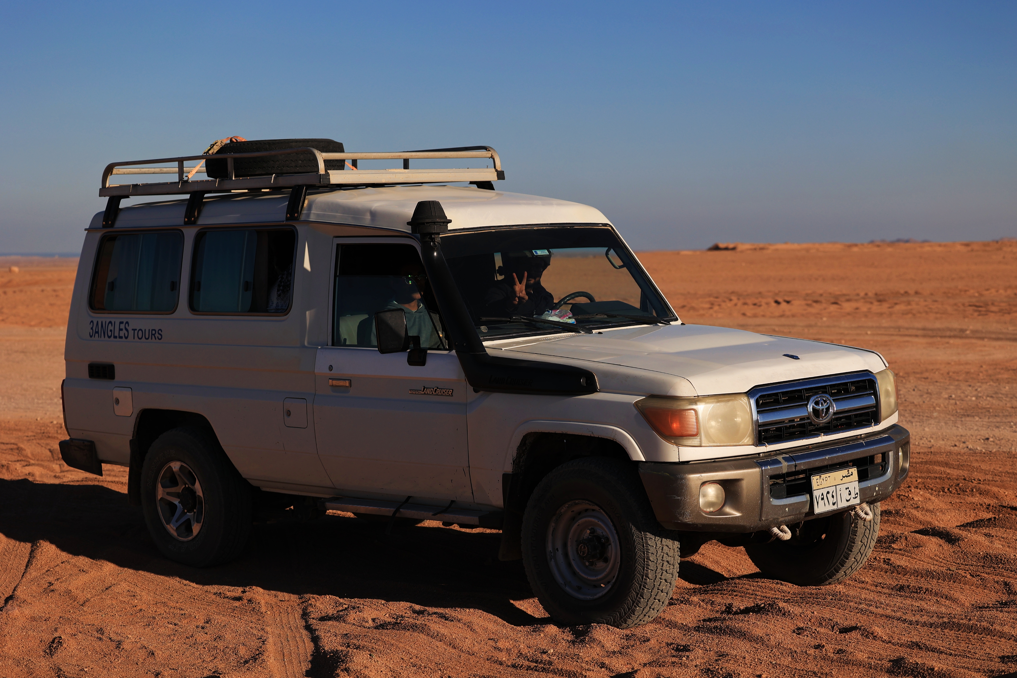 F. Z./N1 - Islamov terenac kojim smo se vozili kroz pustinju