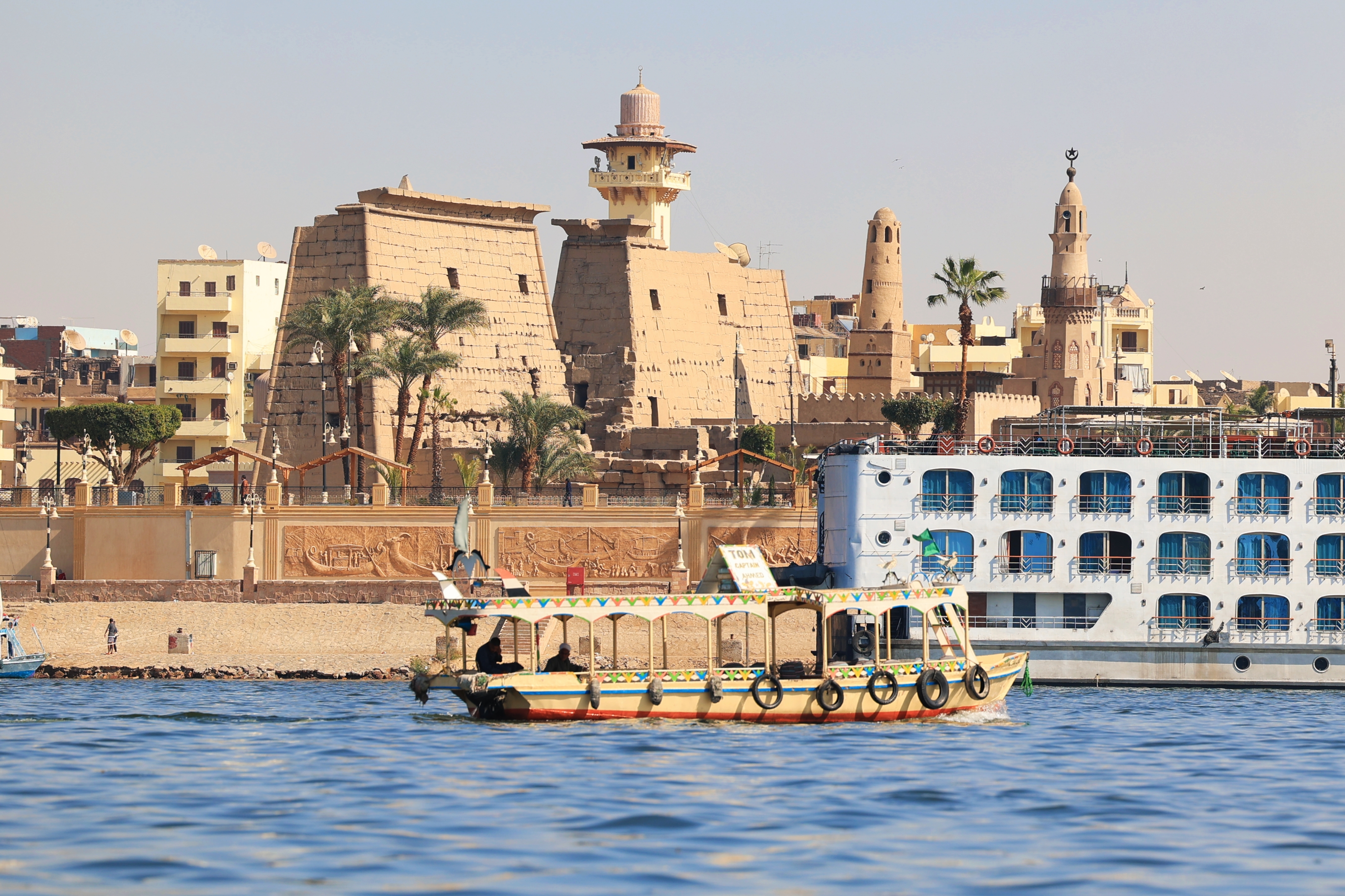 F. Z./N1 - Pogled na Luxor s Nila