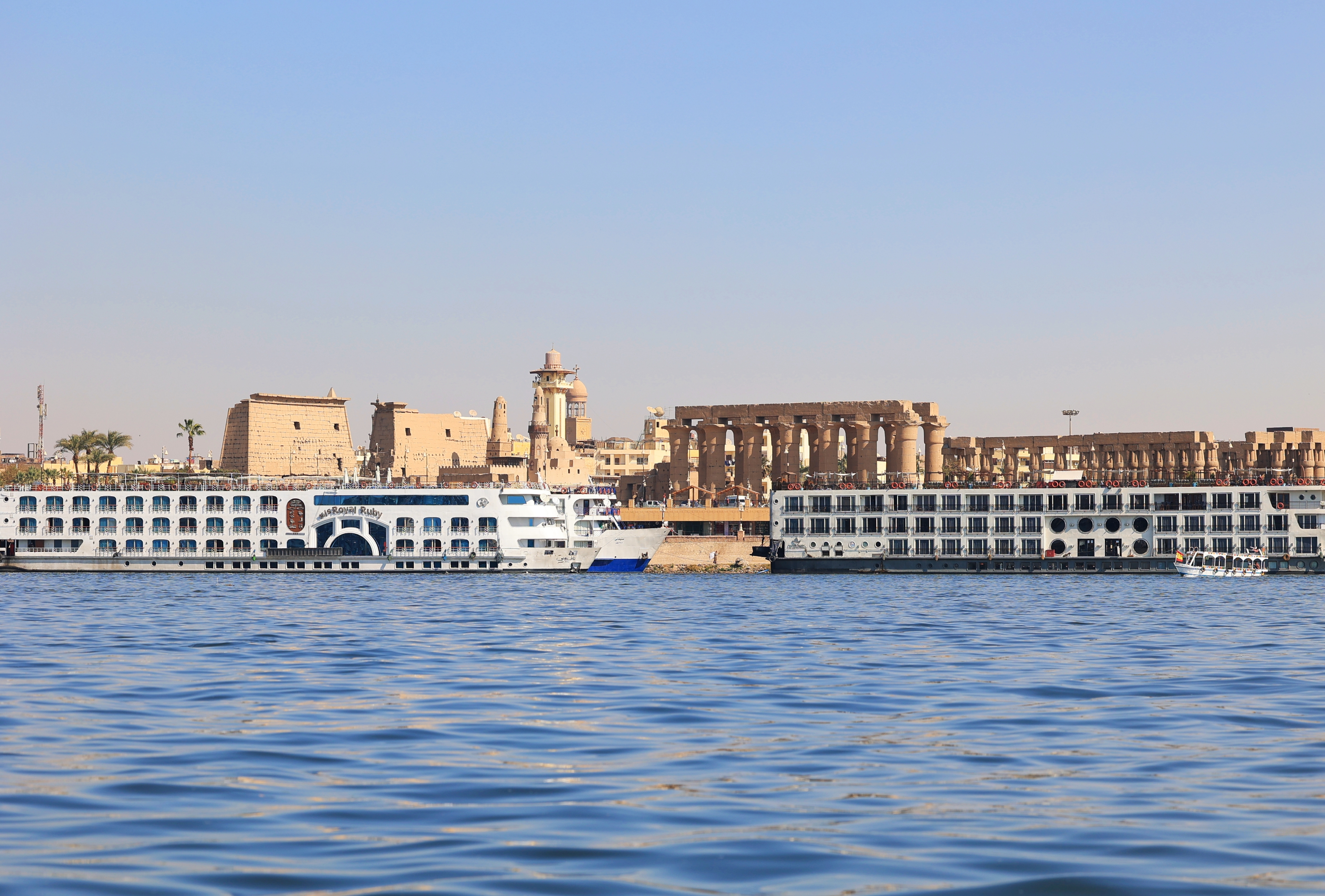 F. Z./N1 - Pogled na Luxor s Nila