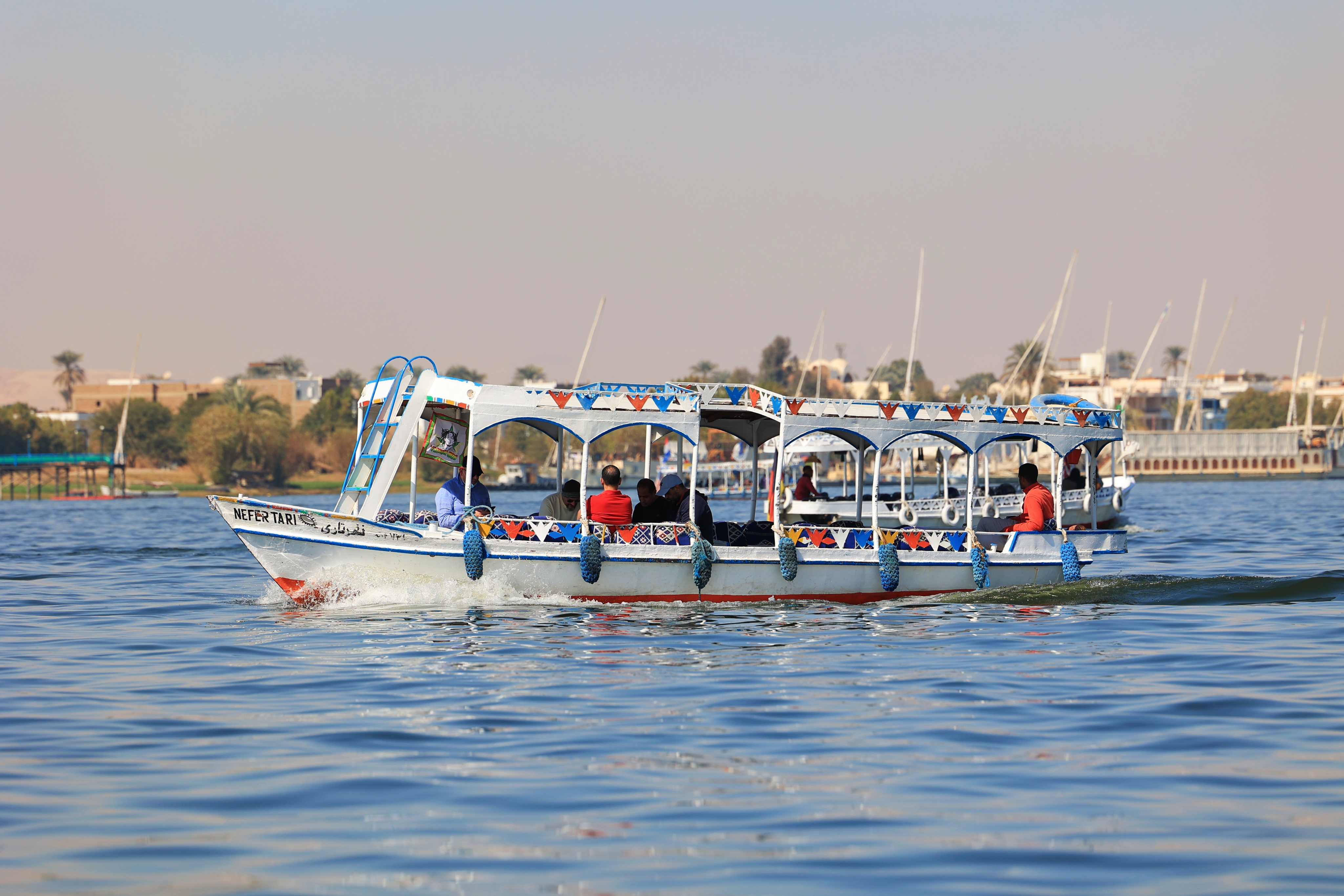 F. Z./N1 - Pogled s Nila na Luxor