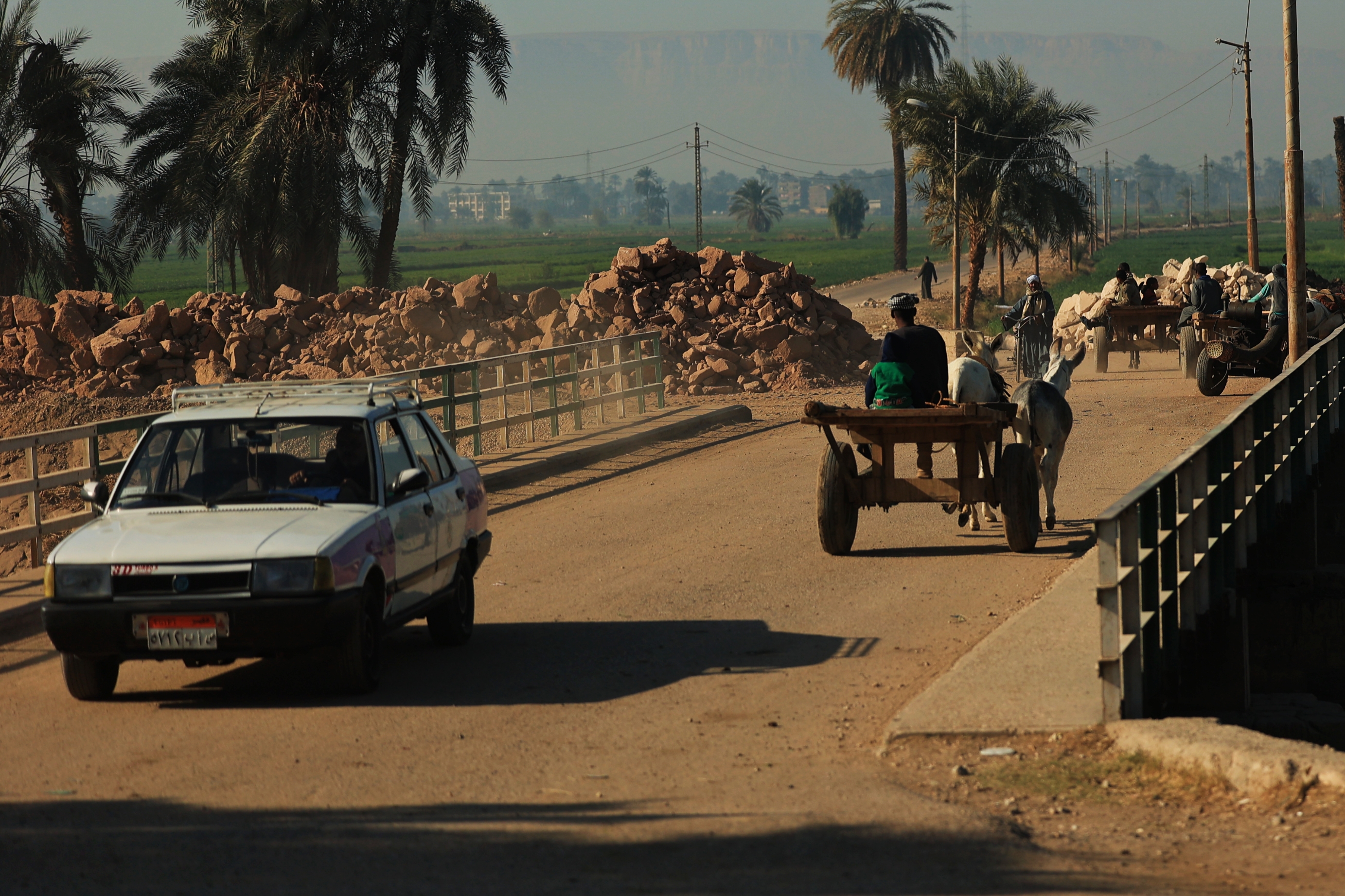 F. Z./N1 - Ulice Egipta od Hurghade do Luxora