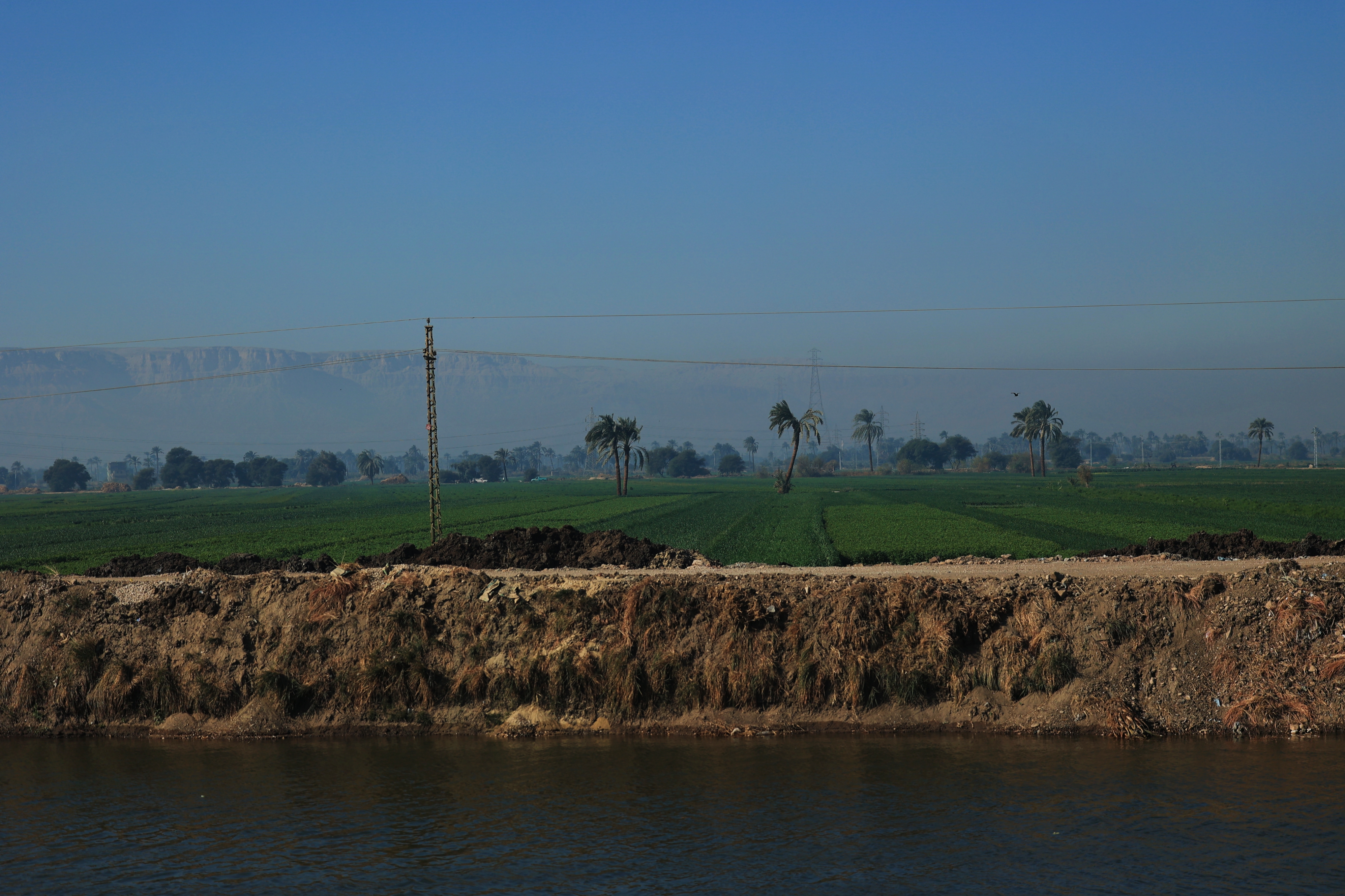 F. Z./N1 - Ulice Egipta od Hurghade do Luxora