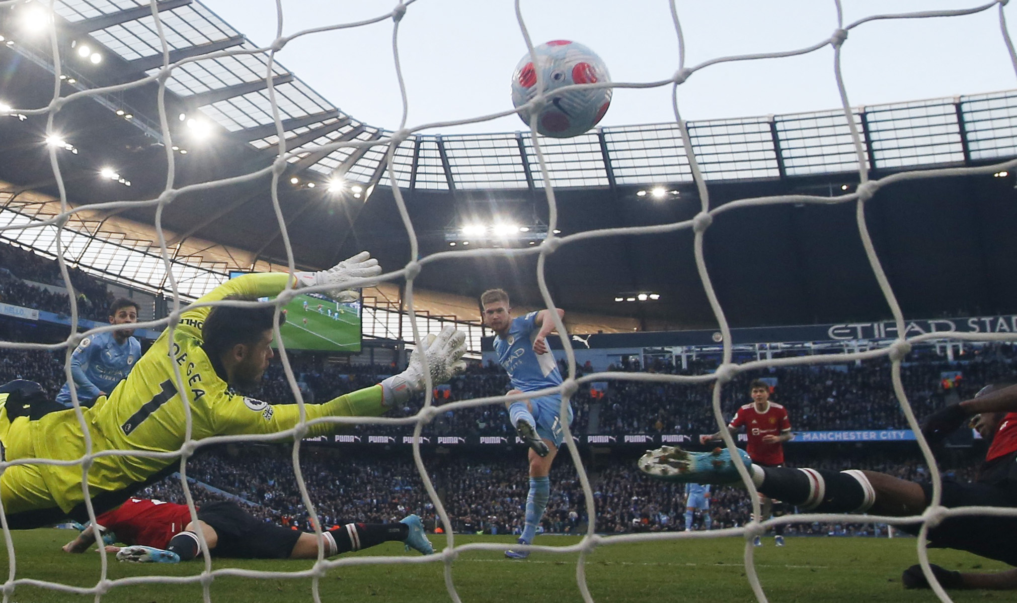 Premier League - Manchester City v Manchester United