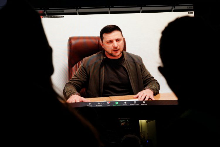 1646497530-2022-03-04T194621Z_21418416_RC2TVS95XPD9_RTRMADP_3_UKRAINE-CRISIS-EUROPE-DEMONSTRATION-FRANKFURT-750x500