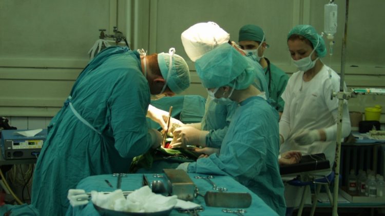 zdravstvo-hirurgija-operacija-ajsmen-2395-750x422