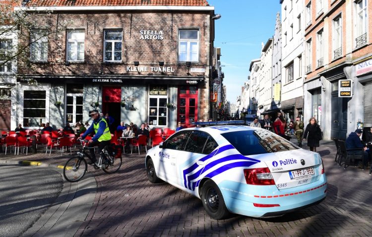 1647769477-000_MX5X3-750x478