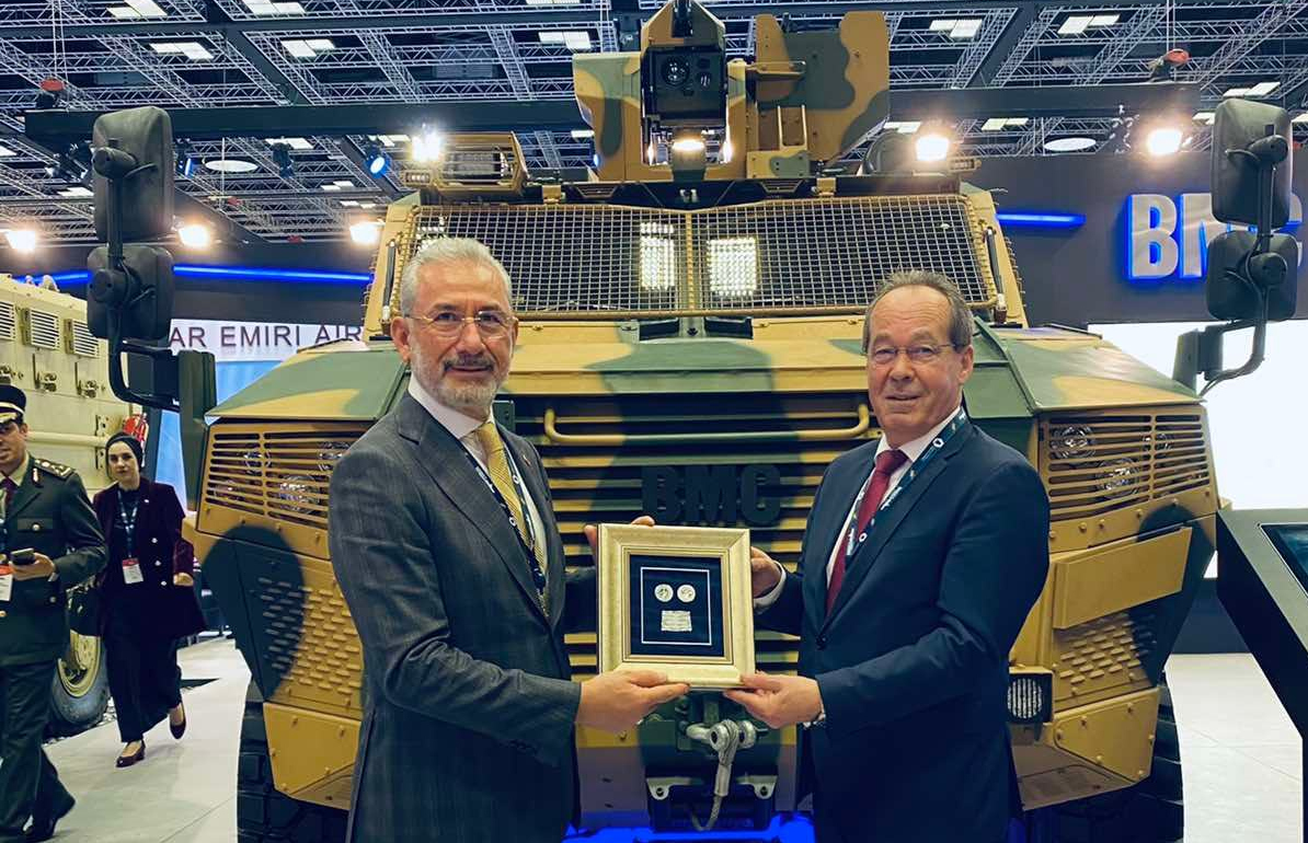 Ministar obrane BiH Sifet Podžić na sajmu naoružanja u Kataru