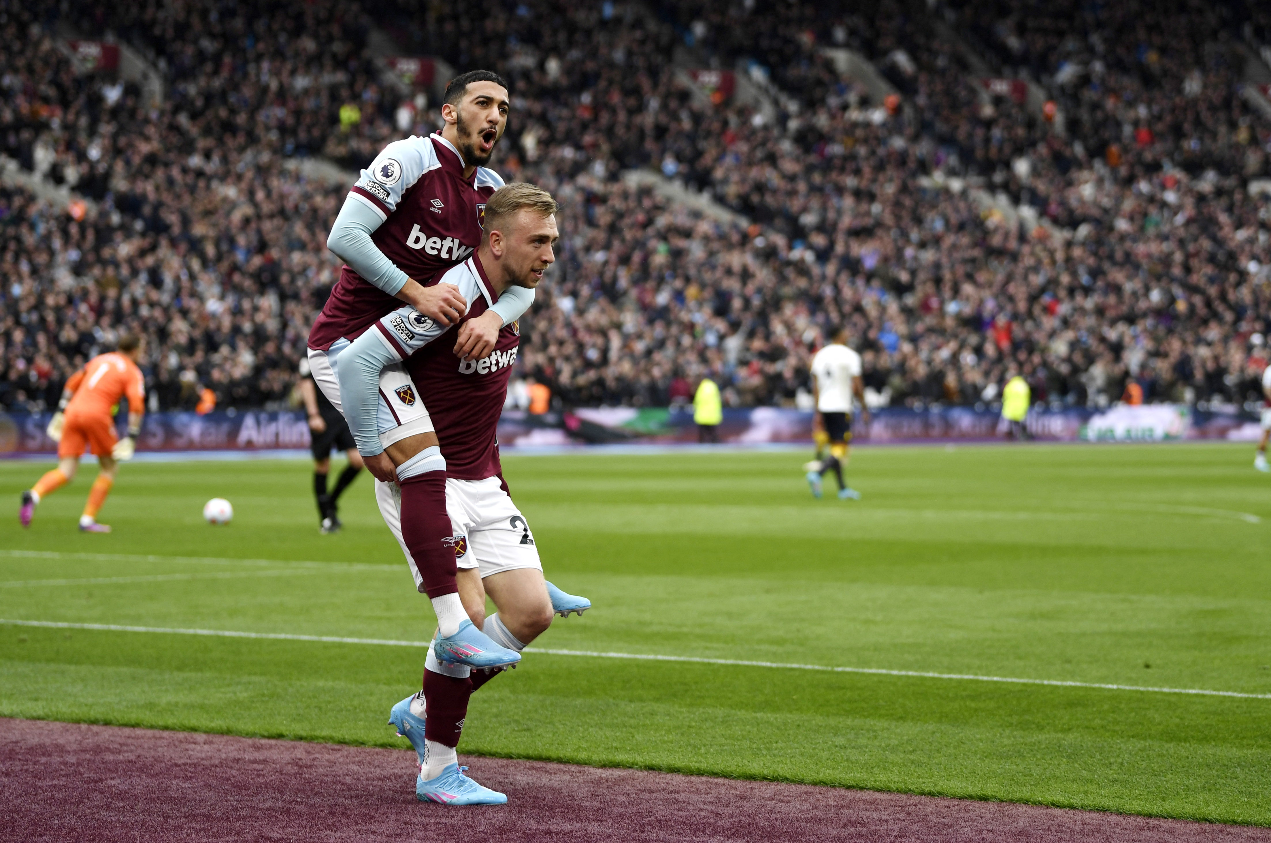 Premier League - West Ham United v Everton