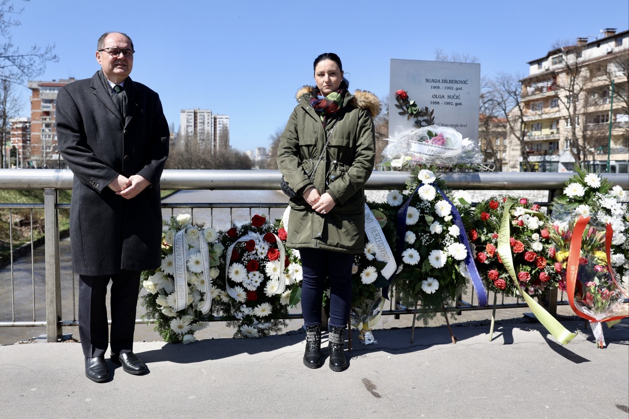 Visoki predstavnik-počast žrtvama agresije-1