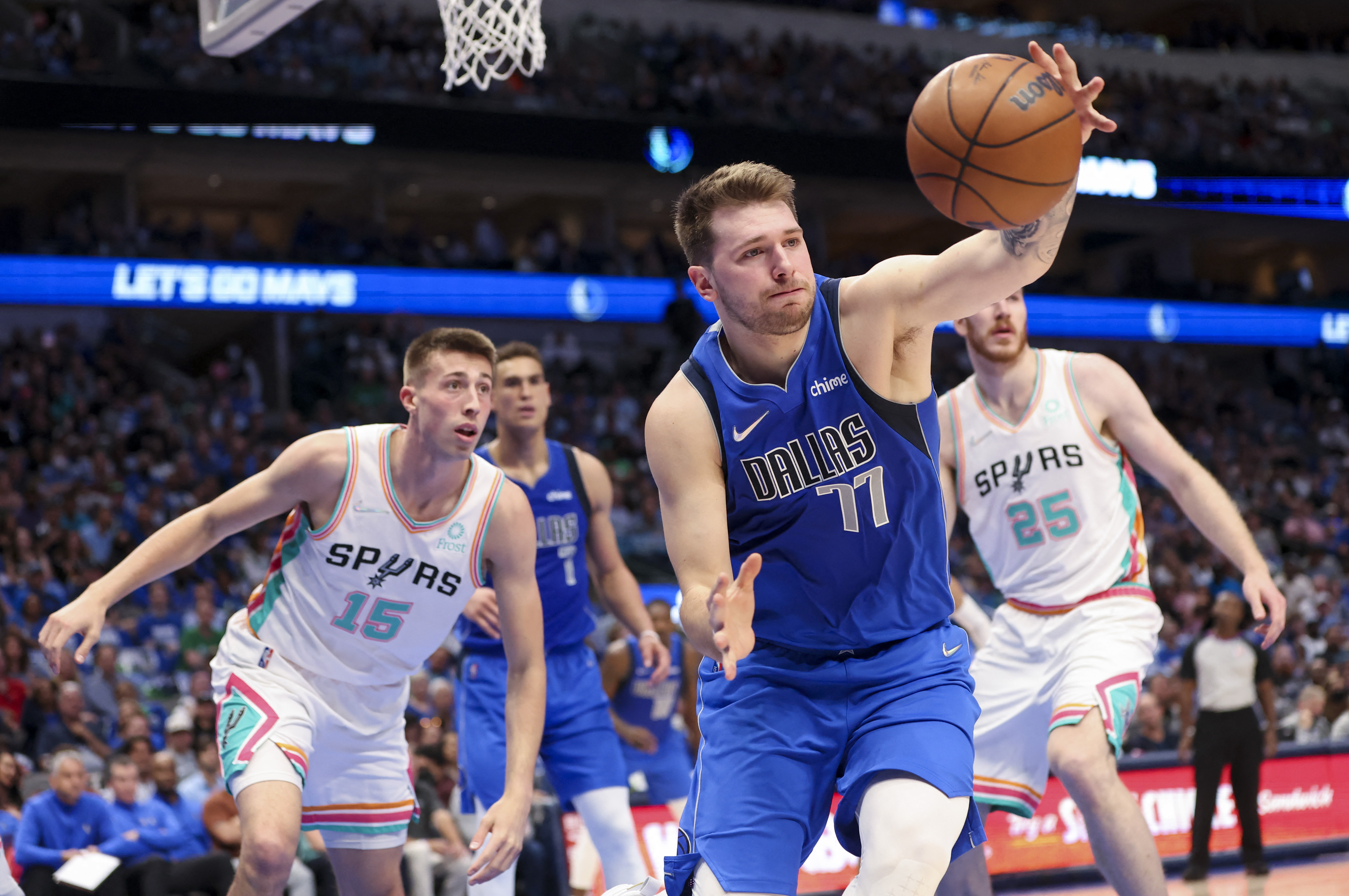 NBA: San Antonio Spurs at Dallas Mavericks